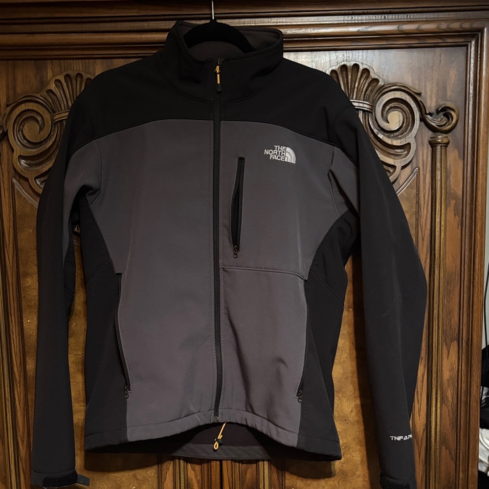 The North Face Men's Black and Dark Gray Performance Jacket (R)